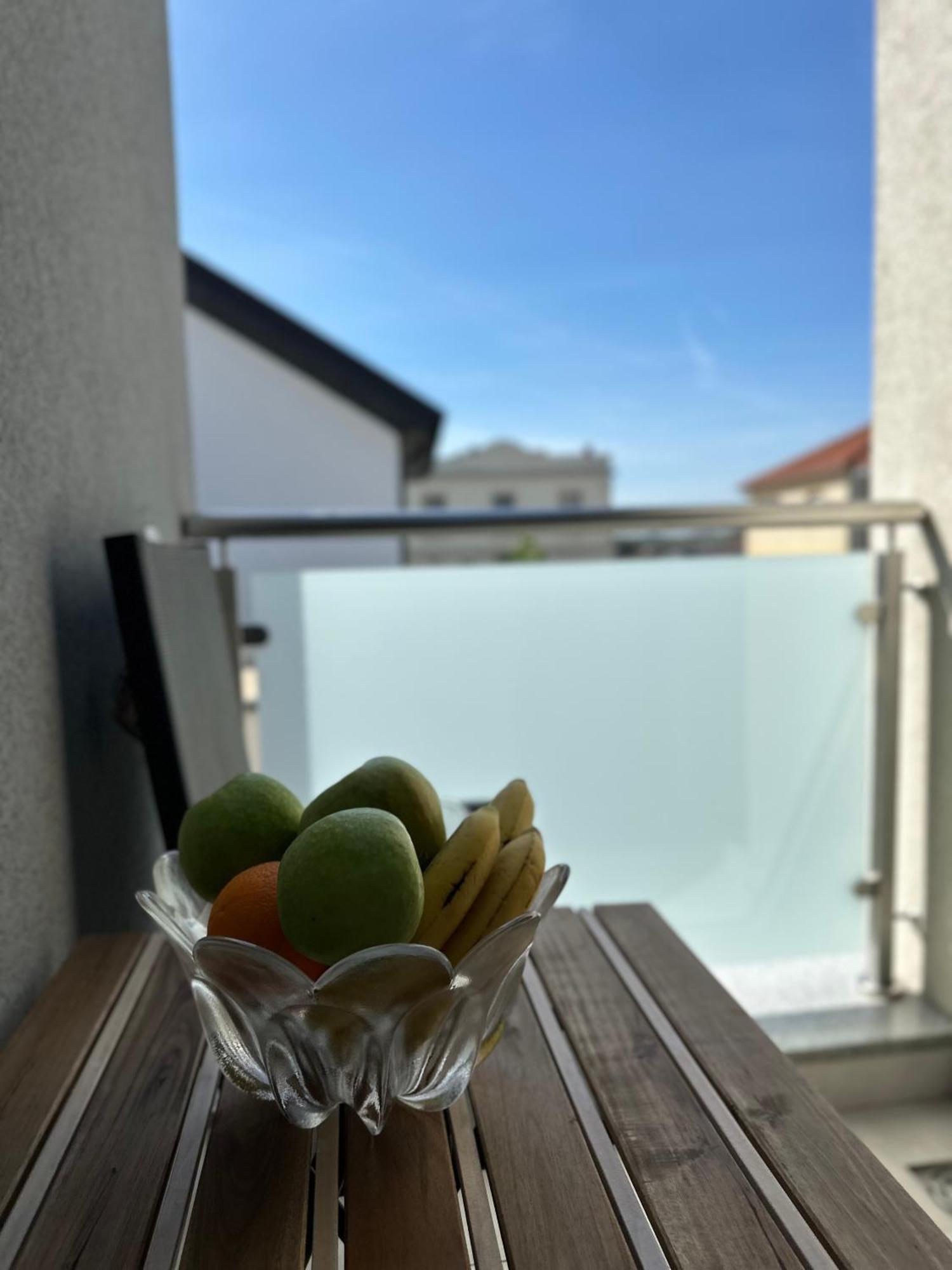 Apartman “Manhattan” Krizevci Luaran gambar