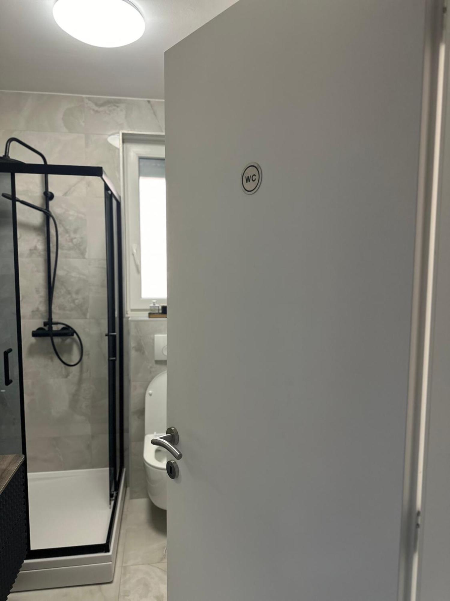 Apartman “Manhattan” Krizevci Luaran gambar