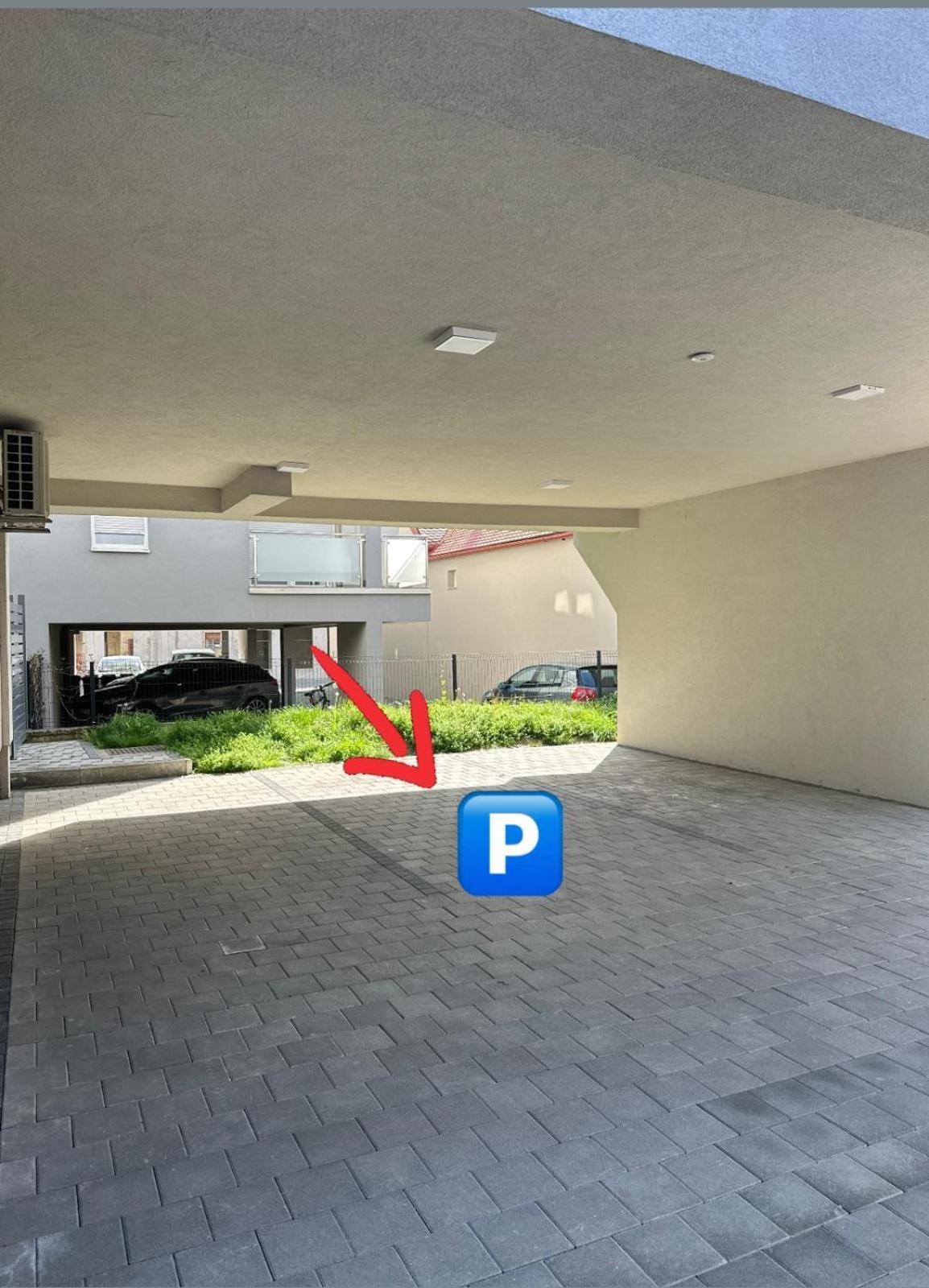 Apartman “Manhattan” Krizevci Luaran gambar
