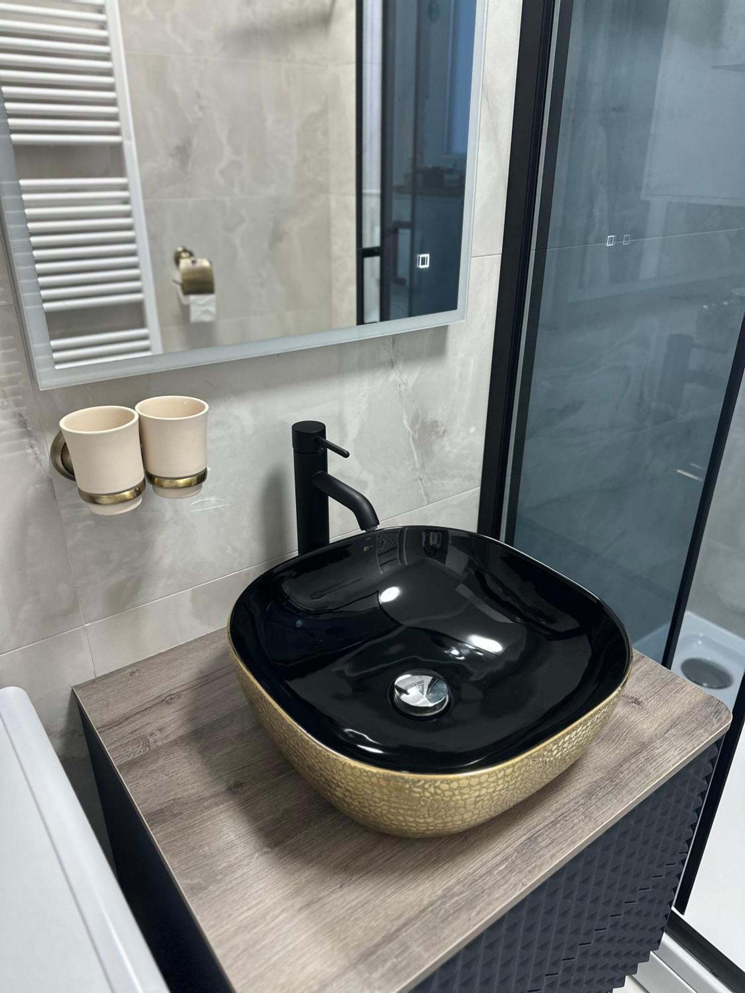 Apartman “Manhattan” Krizevci Luaran gambar