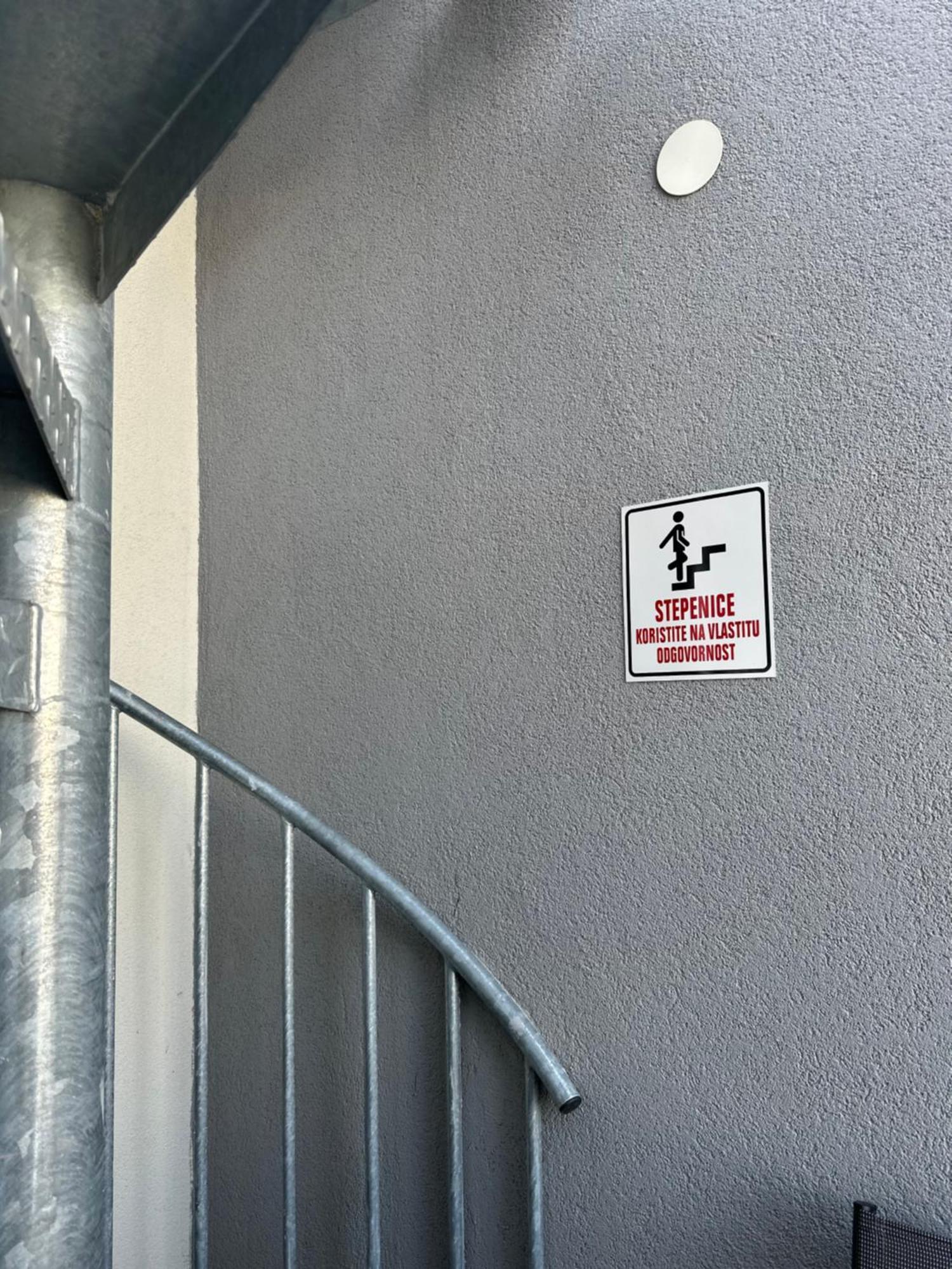 Apartman “Manhattan” Krizevci Luaran gambar